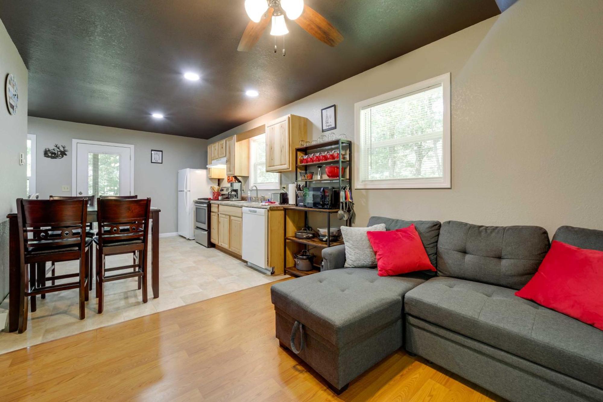 Cozy Whittier Cabin And Yard And Hot Tub, Pets Welcome Exterior foto