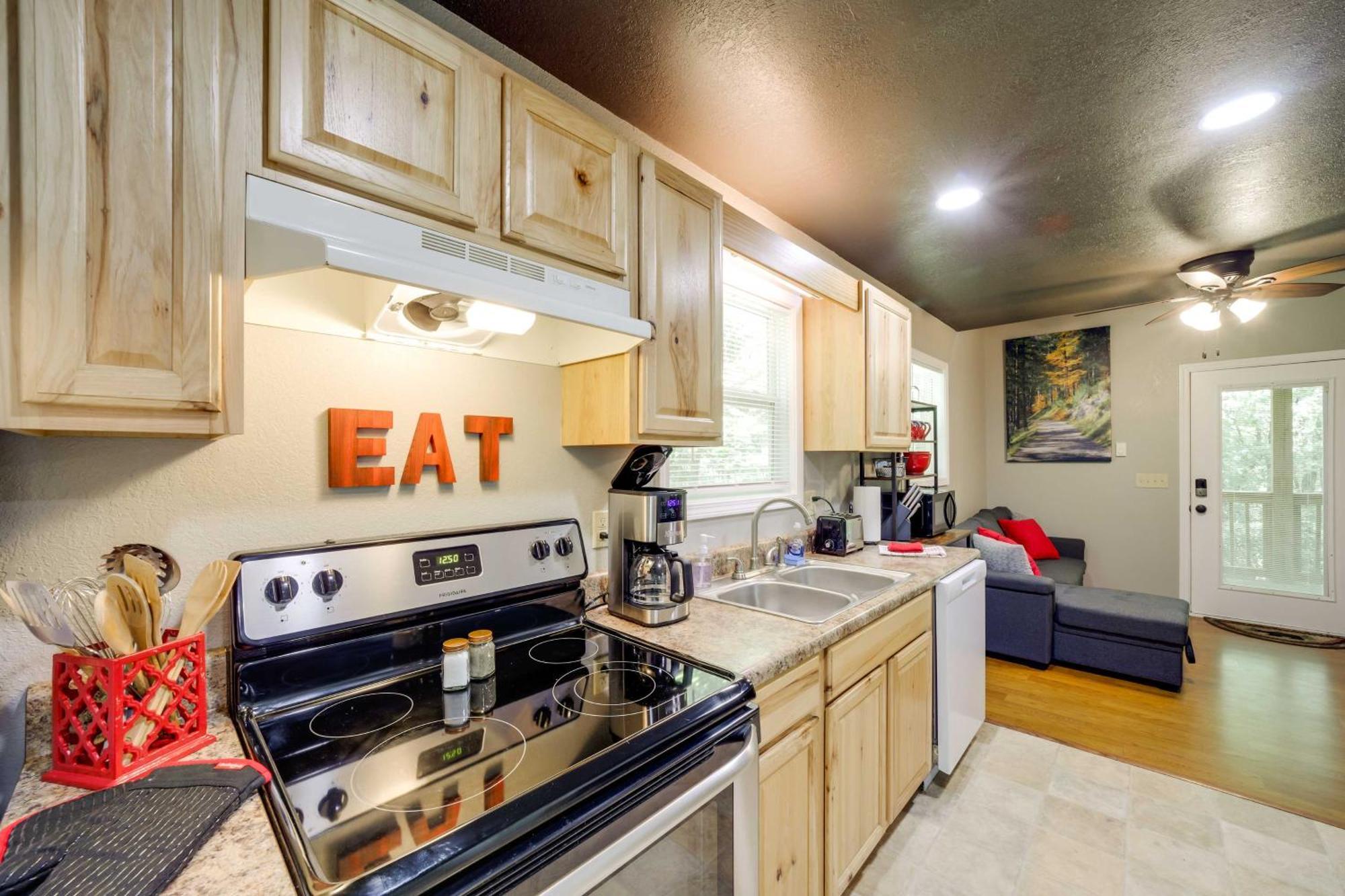 Cozy Whittier Cabin And Yard And Hot Tub, Pets Welcome Exterior foto